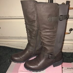 Cute Brown/Gray Boots!